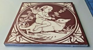 AN ARTS AND CRAFTS STYLE POTTERY TILE (IN MANNER OF MINTONS) 2