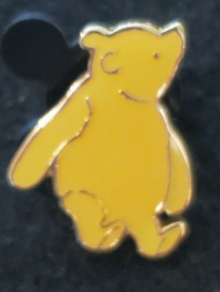 Disney Pin 100 Authentic 1963 Classic Pooh Sitting Down And Looking Up G77