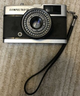 Vintage Olympus Trip 35 Film Camera Zuiko 40mm F/2.  8