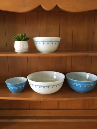 Set Of 4/ Vintage Pyrex /blue Garland Snowflake Mixing Bowls/ 401 - 402 - 403 - 404