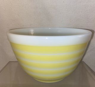 Vtg 40 - 50’s 1 1/2 Pyrex Yellow White Rainbow Stripe Mixing Bowl 401 Mid - Century