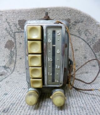Vintage 1949/1950 Chevy Push Button Am Radio