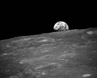 1st " Earthrise " Photograph Taken By Human On Apollo 8 - 8x10 Nasa Photo (sp085)