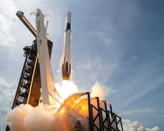 Liftoff Of Spacex Demo - 2 Mission Falcon 9 Crew Dragon - 8x10 Nasa Photo (bt347)