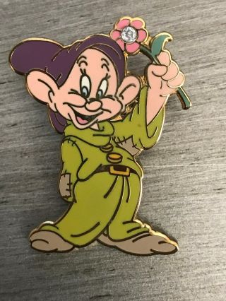Pin 52648 Dopey Holding A Jeweled Flower