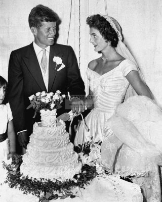 John F.  Kennedy And Wife Jacqueline Cut Wedding Cake - 8x10 Photo (ab - 223)