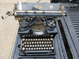 1930 Royal Desktop No.  10 Vintage Typewriter Bevelled Glass Window White Keys