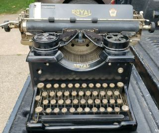 1930 Royal Desktop No.  10 Vintage Typewriter Bevelled Glass Window White Keys 2