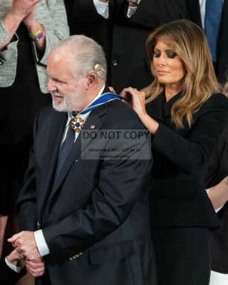 Melania Trump Presents Medal Of Freedom To Rush Limbaugh - 8x10 Photo (sp431)