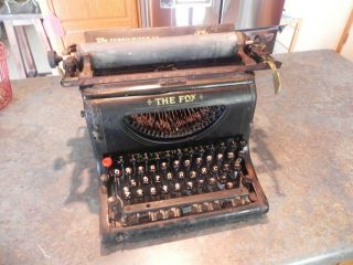 Antique Typewriter " The Fox " - Fox Typewriter Co.  Grand Rapids,  Mich.  - No.  25