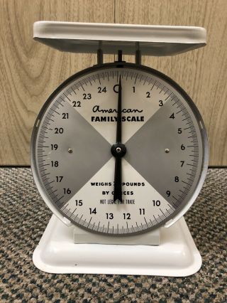 VINTAGE WHITE AMERICAN FAMILY SCALE KITCHEN SCALE 2