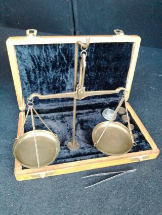 Vintage Brass Portable Gold Scale Complete And Comes In Wood Carry Box