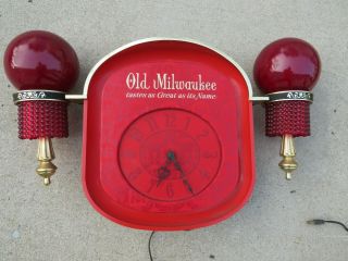 Vintage 1972 " Old Milwaukee Beer " Lighted Wall Clock - - Jos.  Schlitz Brewing Co.