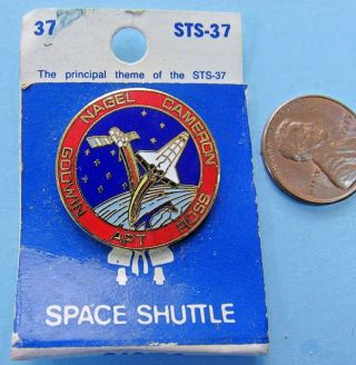 Nasa Pin Vtg Sts - 37 Space Shuttle Atlantis Nagel Cameron Ross Apt - Moc