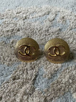 Vintage Chanel Clip On Earrings Cc Gold