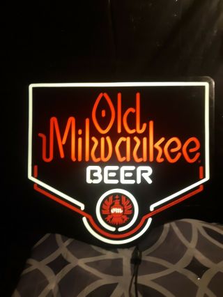Vintage Old Milwaukee Lighted Sign.  Bar,  Liquor Store Light,  Beer Advertising.