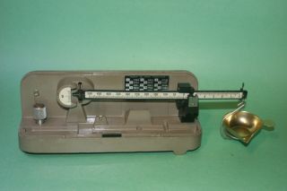 Vintage Ohaus 10.  0.  5 Precision Reloading Beam Scale