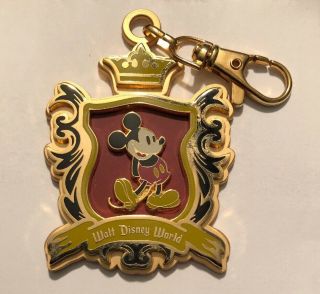 2008 Walt Disney World Mickey Mouse Crest Pin Lanyard Medal