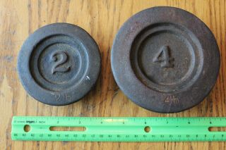 2 Vintage Round Cast Iron 4lb & 2lb Weights Scale Nesting Doorstop Paperweight