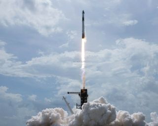 Liftoff Of Spacex Demo - 2 Mission Falcon 9 Crew Dragon - 8x10 Nasa Photo (sp584)