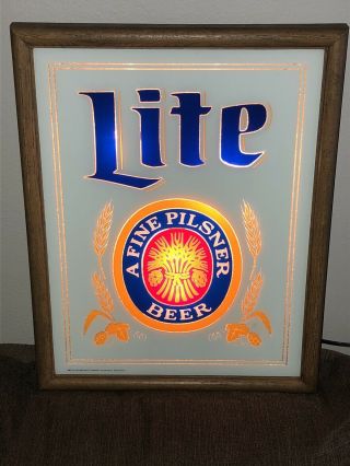 Vintage Miller Lite A Fine Pilsner Beer Lighted Bar Sign Faux Wood