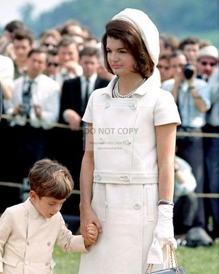 Jacqueline Jackie Kennedy And Son John,  Jr.  In 1965 - 8x10 Photo (bb - 790)