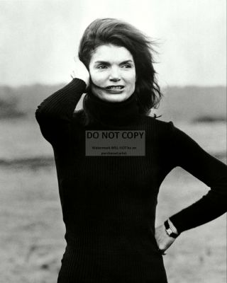 Jacqueline " Jackie " Kennedy Onassis In 1969 - 8x10 Photo (aa - 054)