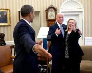 President Barack Obama With Joe Biden And Hillary Clinton - 8x10 Photo (cc - 096)