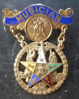 Vintage Masonic Order Of The Eastern Star Enameled Pin " Musician "