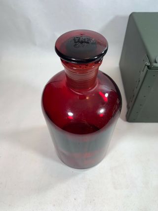 Vintage 8.  5” Red Pyrex 29 D8 Apothecary Laboratory Bottle & Stopper Made In Usa