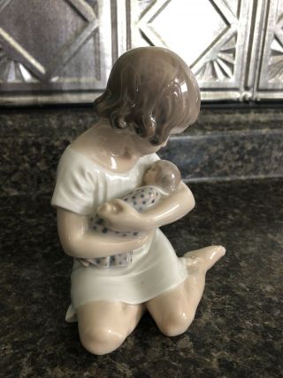 Vintage Royal Copenhagen Figurine No.  1938 Girl With Doll Flawless Mother Baby