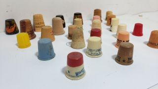 26 OLD THIMBLES - FOR SEWING - WOOD - PLASTIC - ADVERTISING - PAINTED - VINTAGE - 10 2