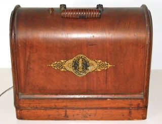 1901 Singer 24 Chain Stitch Hand - Crank Sewing Machine W/ Dome Case L768183