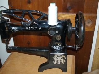 Vintage 1910 Singer 29 - 4 Leather Cobbler Sewing Machine - Very Good