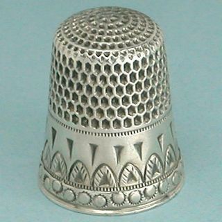 Antique Sterling Silver Thimble By Waite,  Thresher Co.  Circa 1900s