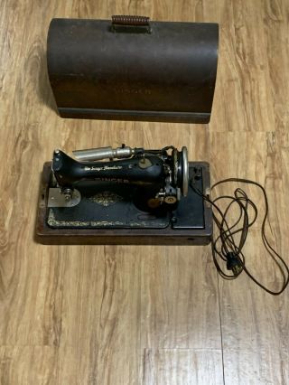 Antique 1926 Singer Sewing Machine W/ Light,  Bentwood Case & Leg Lever