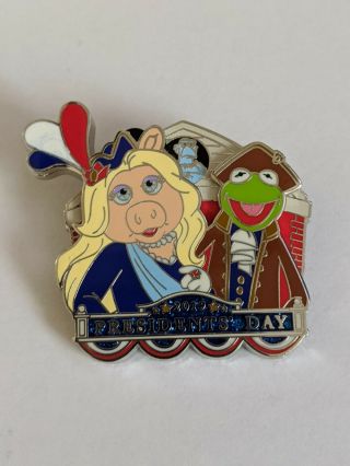 The Muppets Kermit Miss Piggy Presidents Day 2019 Le Disney Pin