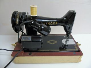 Vintage Singer 99 - 31 Sewing Machine Petal Case Accessories 3