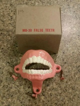 Vintage 1950’s False Teeth Cast Iron Figural Wall Mount Bottle Opener Wo - 30 N/r