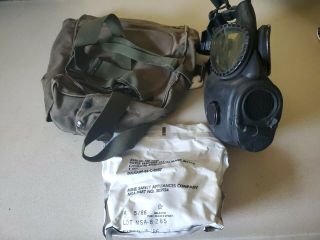 Vintage Us Military Gas Mask,  Chemical - Biological,  M17a2 W/original Canvas Bag