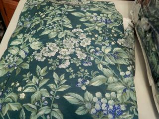 Vintage Laura Ashley Bramble Berry Twin Bed Set - Comforter,  3 Shams,  Bed Skirt
