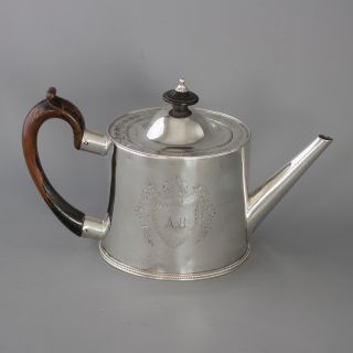 A Very Good George Iii Silver Drum Teapot,  London 1776 By Walter Brind