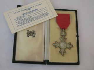 Cased Sterling Silver Mbe With Card.