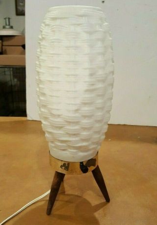 Vtg Beehive Basket Weave Rocket Table Lamp Atomic Mid Century Modern White