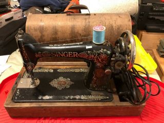 Vtg Singer Model B.  T.  7 Portable Sewing Machine From March 1923 W/ Wooden Case