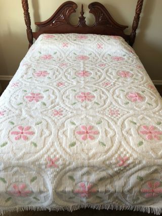 Vtg Chenille Bedspread Queen Blanket White Pink Flowers Fringed Border Polyester