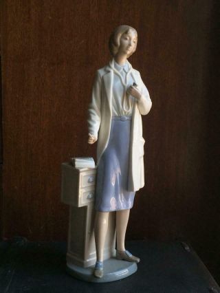 Vtg 1982 Lladro Nao Lady/woman Doctor 13 "