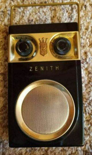 Vintage 1950s Classic Zenith Owl Eyes " Royal 500 " Transistor Radio,
