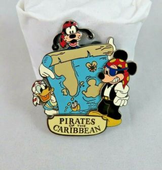 Disney Dlr Pin - Pirates Of The Caribbean Treasure Map - Mickey Goofy And Donald