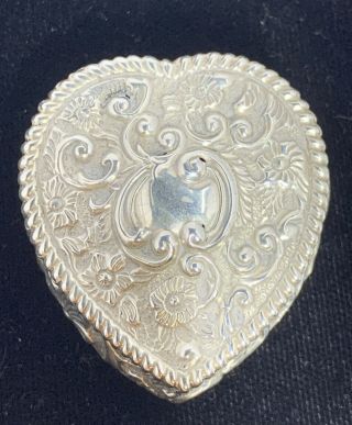 Vintage English Sterling Silver Small Heart Shaped Pill Box 22.  5g Sku 313